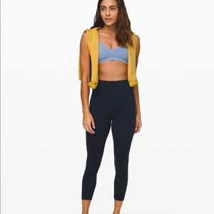 Luluelmon Align Crop in Navy